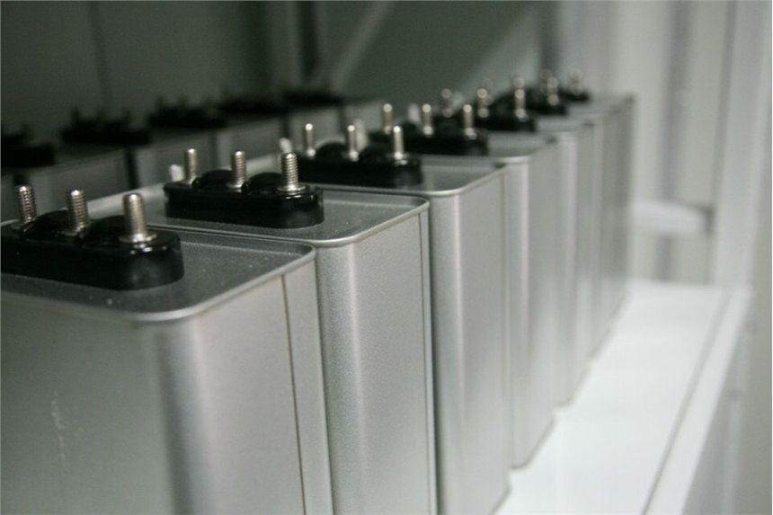 電容器能通過直流電嗎？為什么？