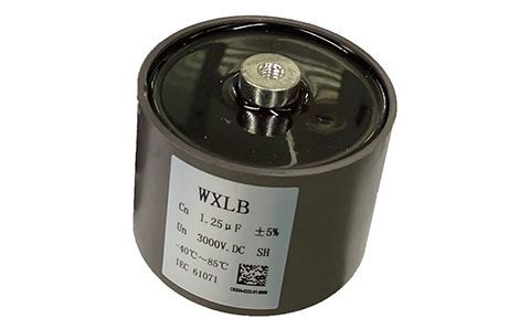 為什么電容器可以濾波直流電壓呢？